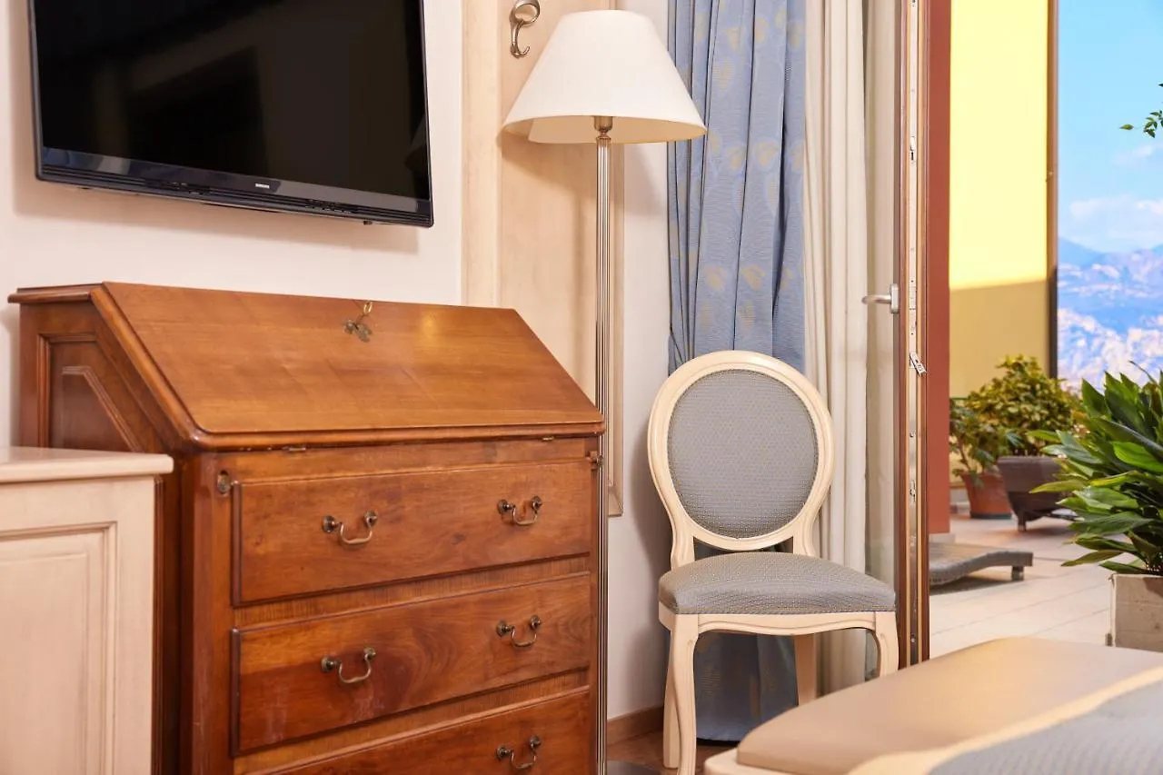 Lake Front Hotel Brenzone  Brenzone sul Garda
