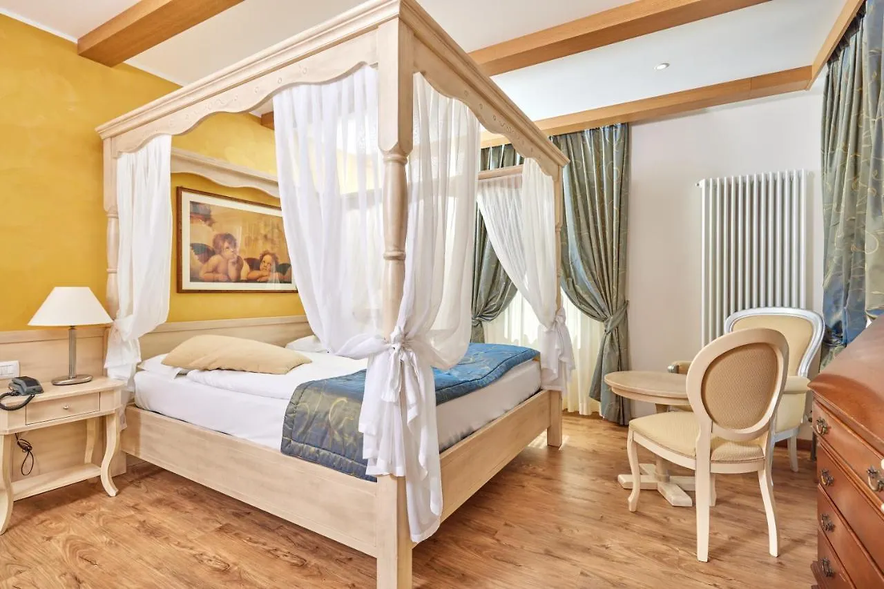 Lake Front Hotel Brenzone