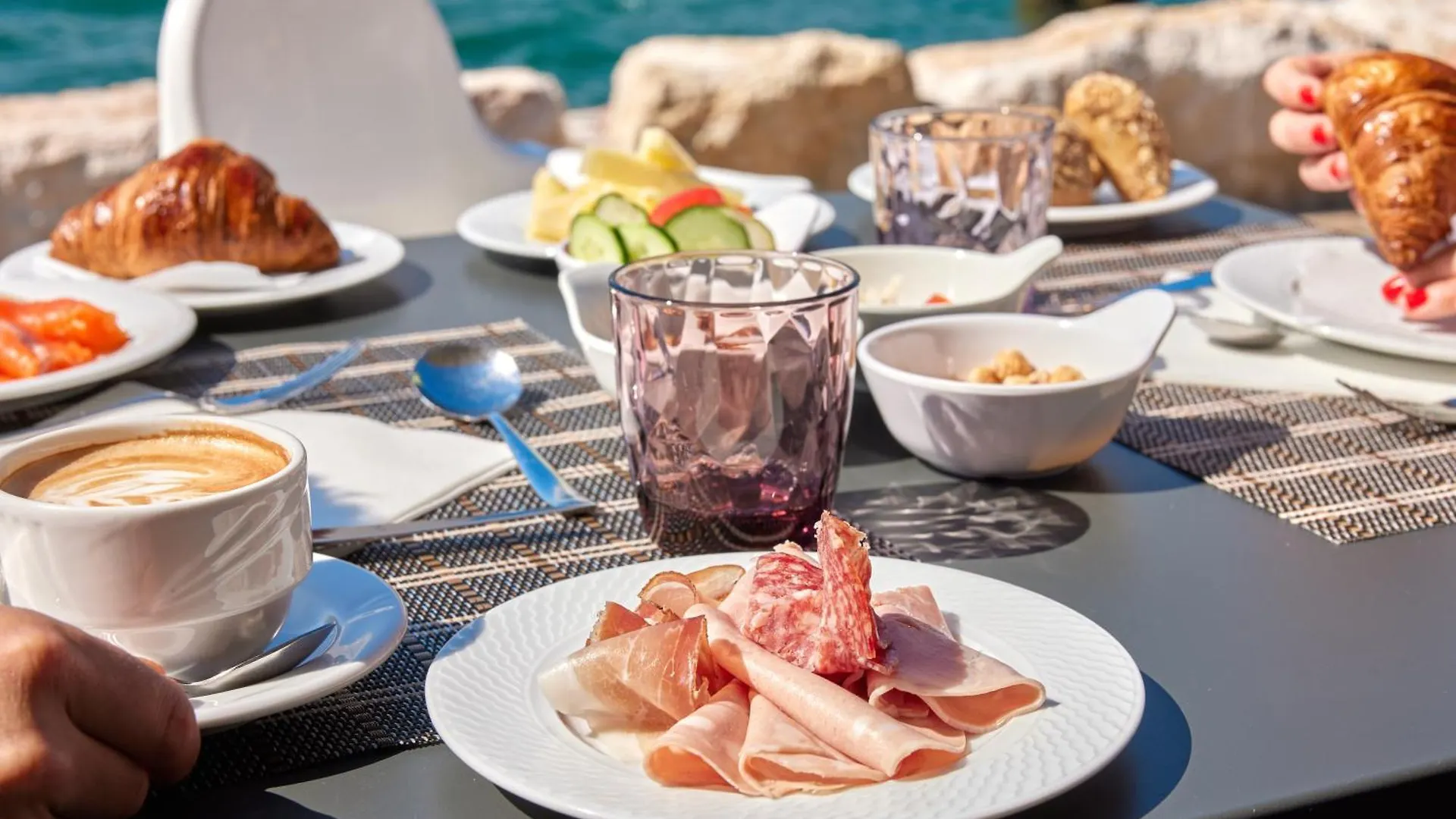 Lake Front Hotel Brenzone  Brenzone sul Garda